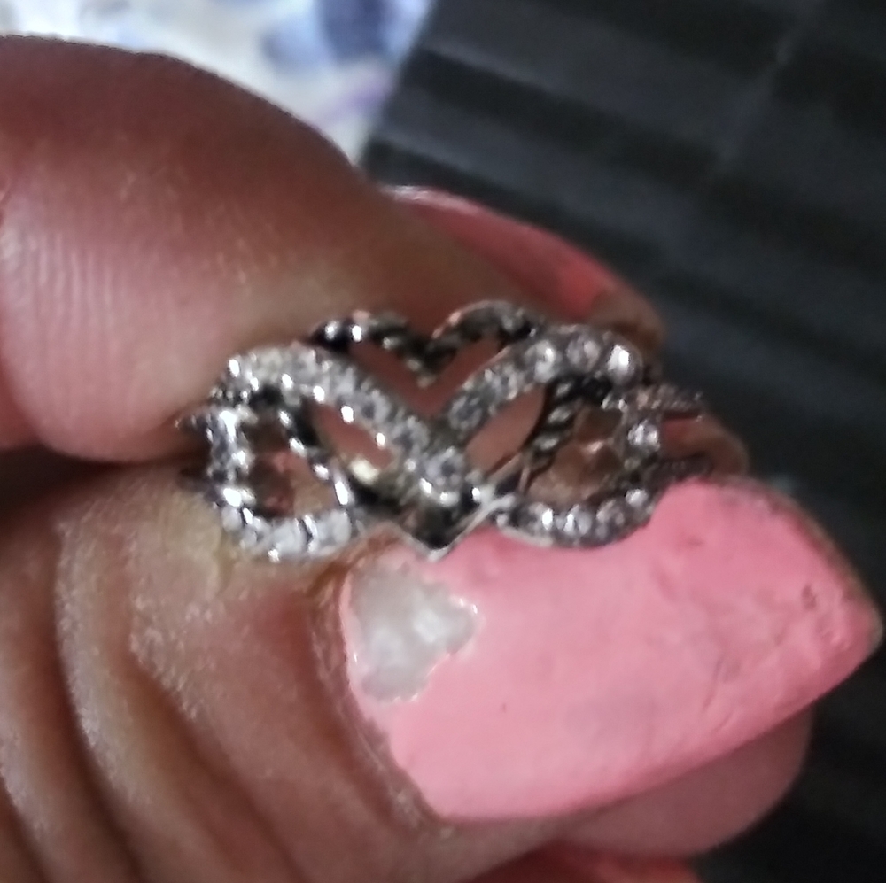 Lady's ring - Picture 2 of 2